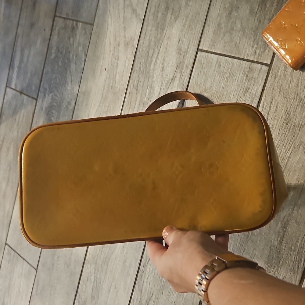 Louis Vuitton Tote Bag - Picture 6 of 16